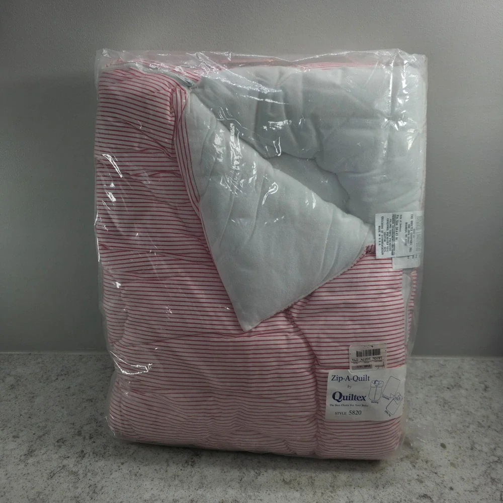Vintage Quiltex Zip-A-Quilt Red White Stripe Baby Bunting Comforter 5820 USA